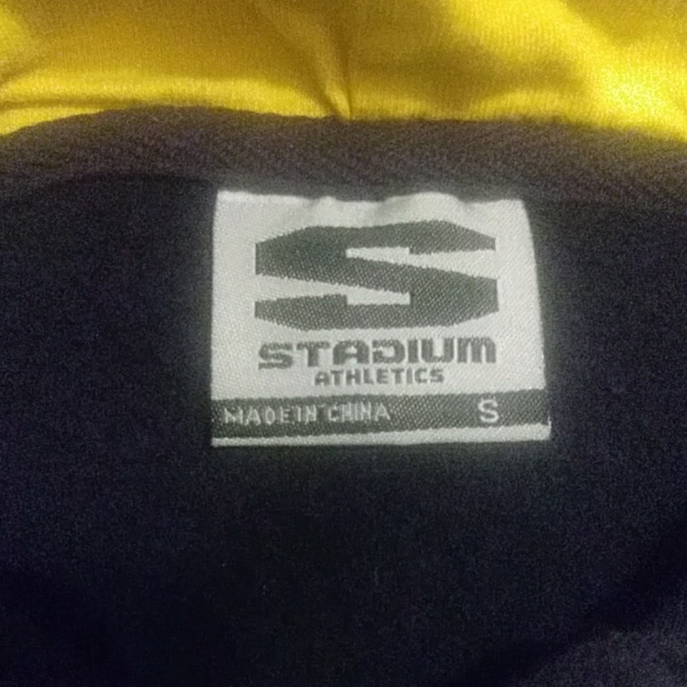 Michigan Wolverines Sweatshirt - Picture 2 of 2